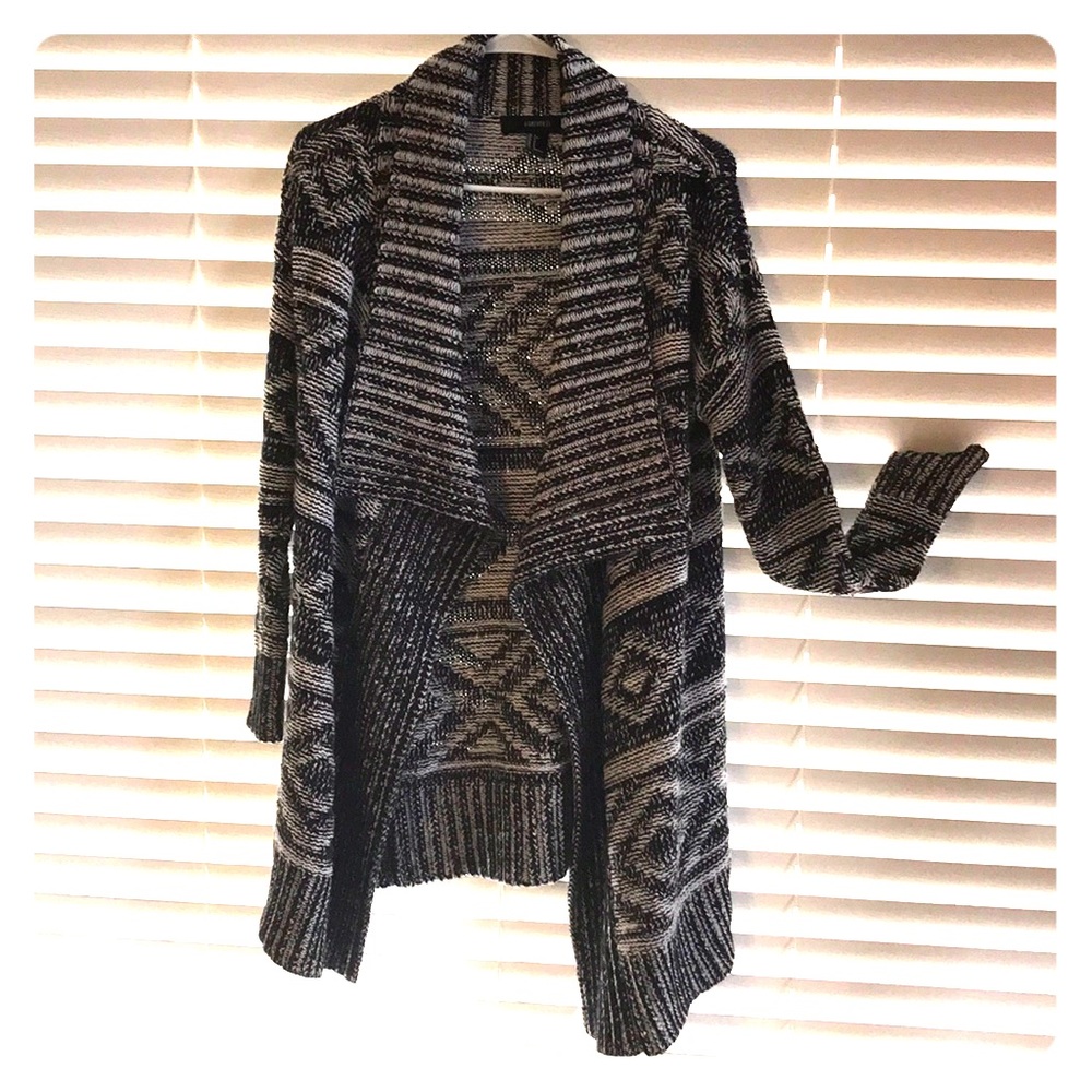 Amazing Forever21 poncho style sweater sz Small